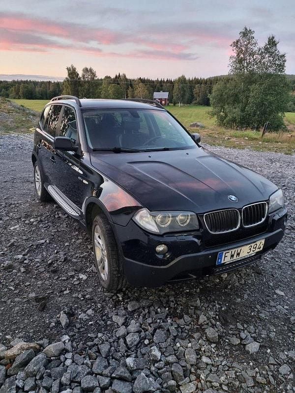 Svart Begagnad 2008 BMW X3 SUV | 55 000 kr (Marknadspris) - Bild 1/3