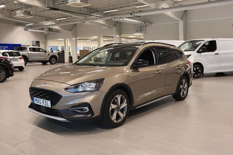Grå Begagnad 2019 Ford Focus Active Kombi | 139 800 kr (Marknadspris) - Bild 1/4
