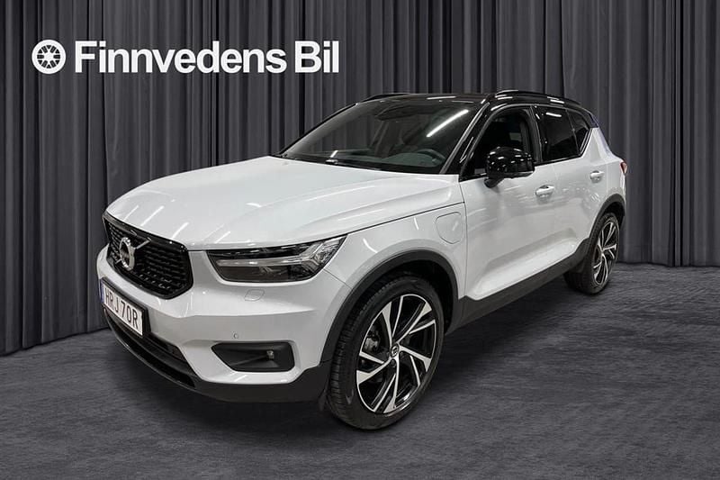 Silver Begagnad 2020 Volvo XC40 R-Design SUV | 375 000 kr (Marknadspris) - Bild 1/4