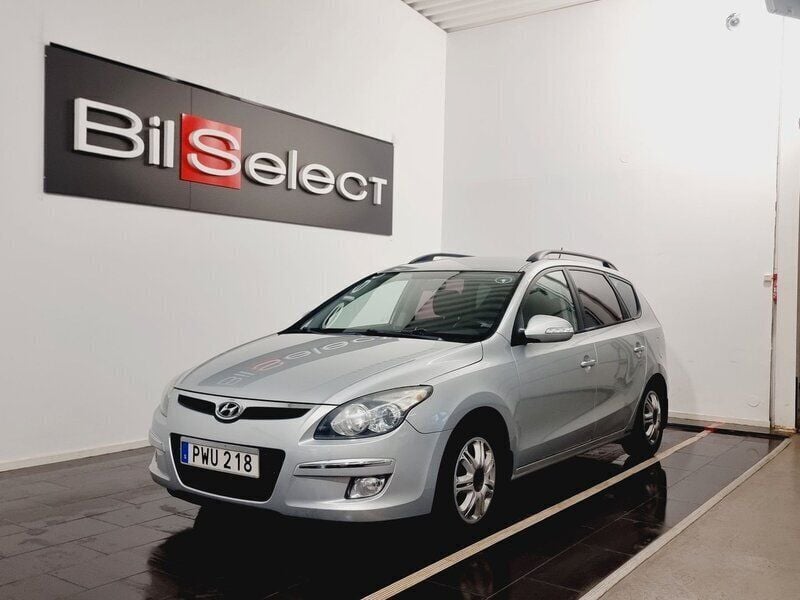 Silver Begagnad 2009 Hyundai i30 Kombi | 37 900 kr (Marknadspris) - Bild 1/4