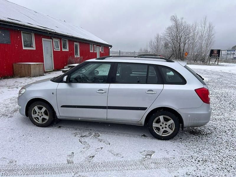 Begagnad 2011 Skoda Fabia Kombi | 40 000 kr (Lite dyr) - Bild 1/4