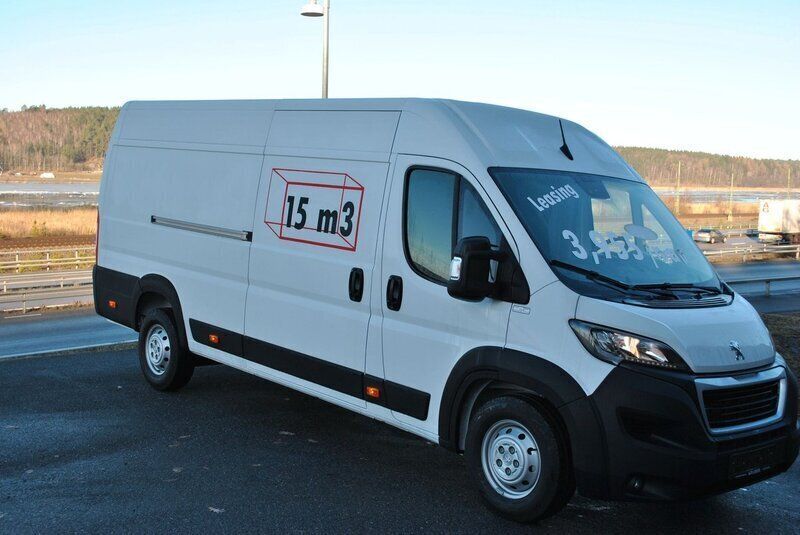 Vit Begagnad 2023 Peugeot Boxer Van | 412 500 kr - Bild 1/4