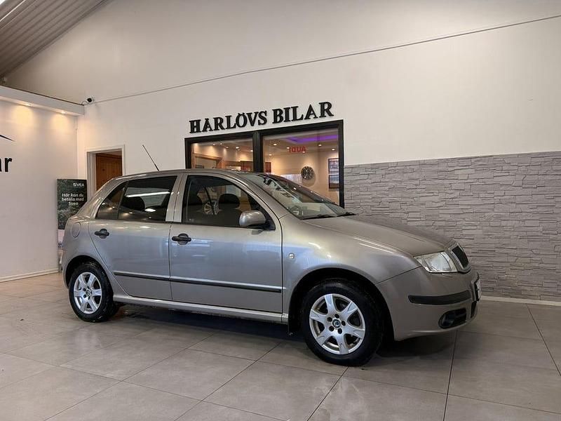 Begagnad Skoda Fabia 64 HK (47 kW) 2007 Brun Halvkombi