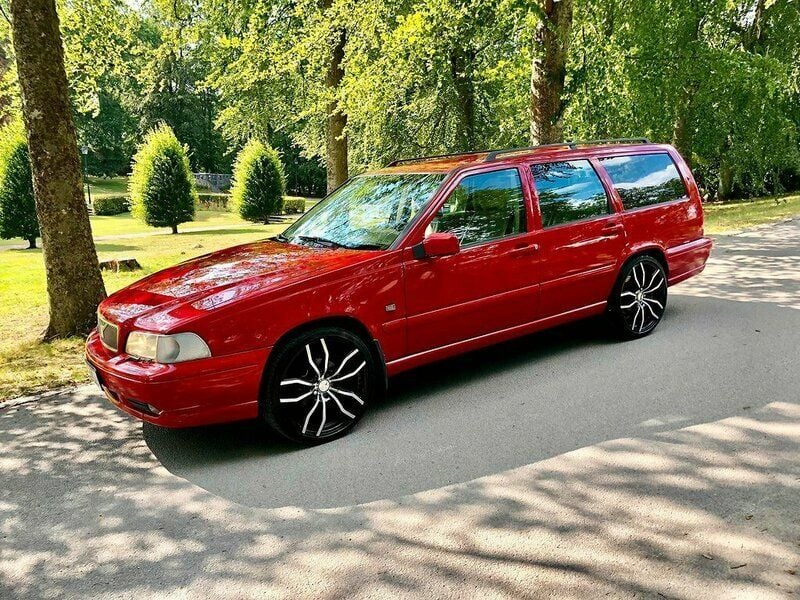 Begagnad Volvo V70 140 HK (102 kW) 1998 Silver Kombi