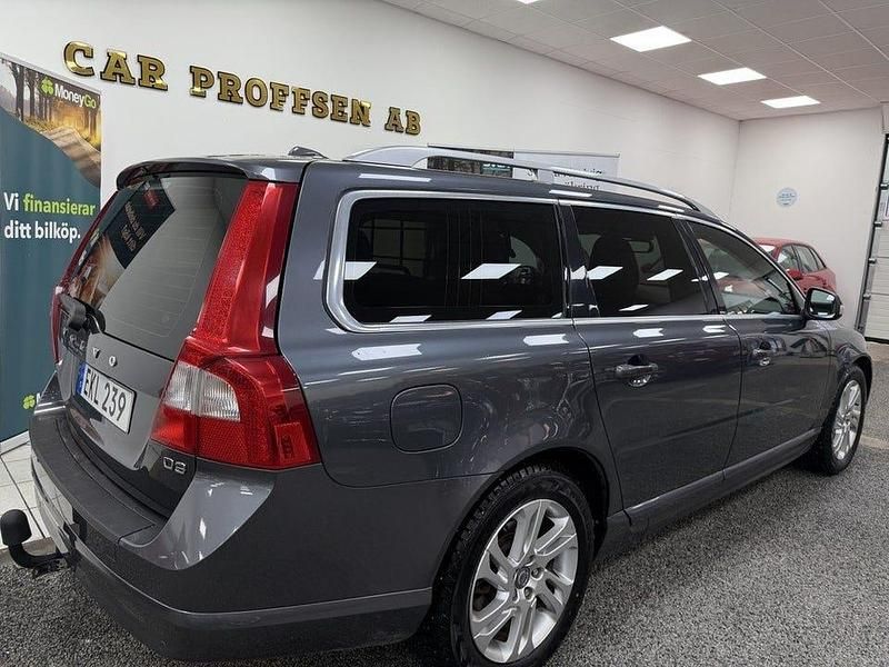 Begagnad Volvo V70 Summum 163 HK (119 kW) 2011 Grå Kombi