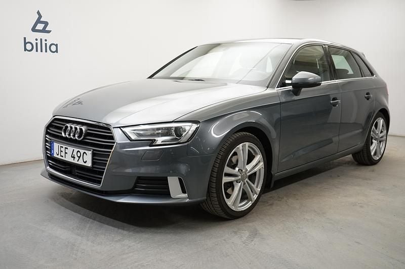 Begagnad Audi A3 Sport 151 HK (111 kW) 2019 Grå Sedan