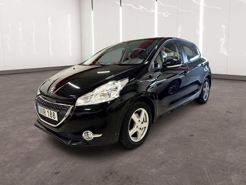 Begagnad Peugeot 208 82 HK (60 kW) 2014 Svart Halvkombi