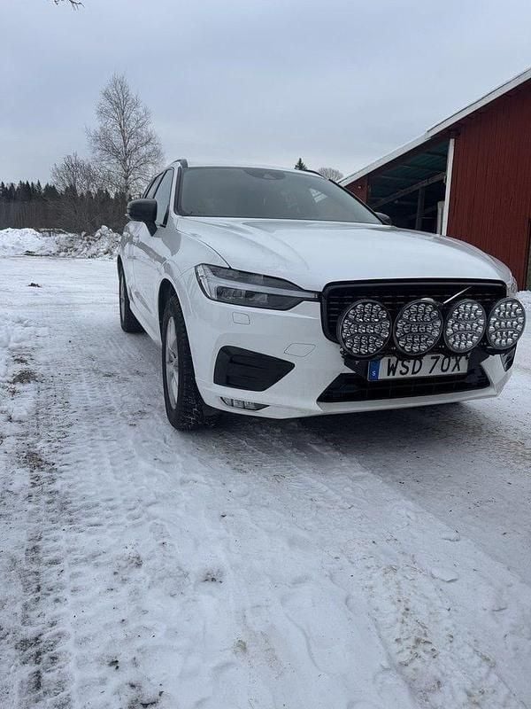 Begagnad Volvo XC60 R-Design 197 HK (144 kW) 2021 Vit SUV