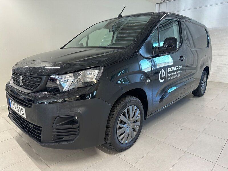 Svart Begagnad 2023 Peugeot E-Partner Minibuss | 419 900 kr (Dyr) - Bild 1/4