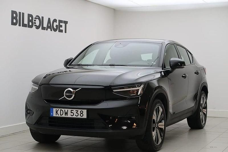 Svart Begagnad 2022 Volvo C40 Plus SUV | 339 800 kr (Marknadspris) - Bild 1/4