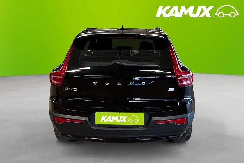 Begagnad Volvo XC40 Plus 300 kW (408 HK) 2023 Svart SUV