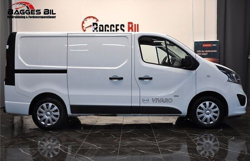 Vit Begagnad 2017 Opel Vivaro Van | 89 000 kr (Superpris) - Bild 1/4