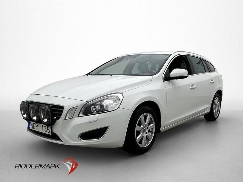 Begagnad Volvo V60 Summum 150 HK (110 kW) 2012 Vit Kombi