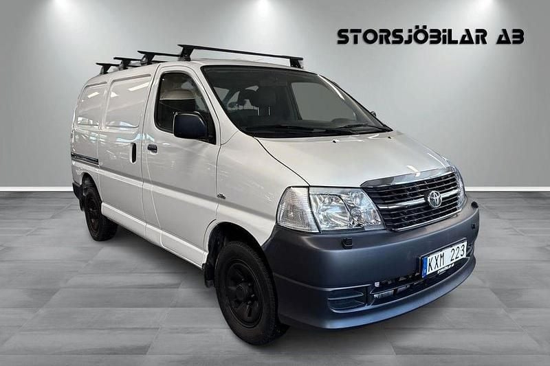 Begagnad Toyota HiAce 117 HK (86 kW) 2010 Vit Van