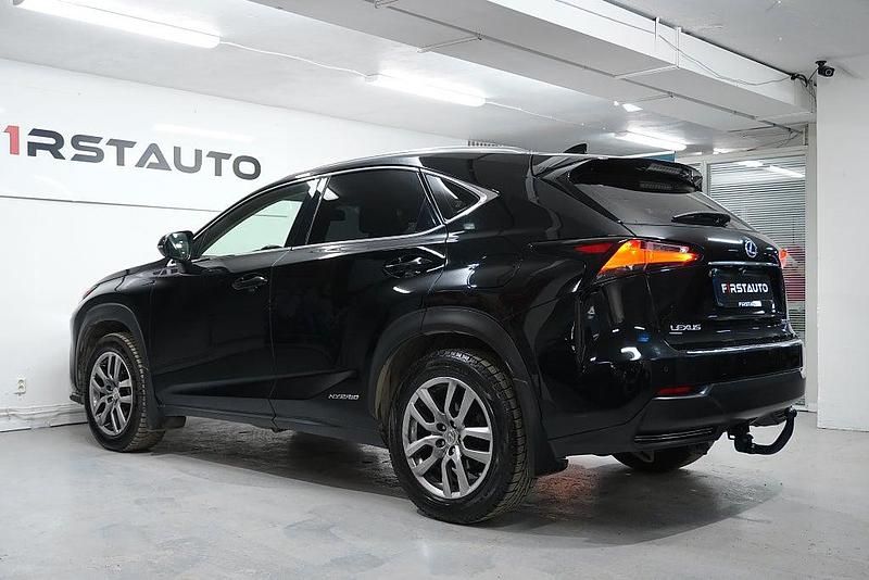 Begagnad Lexus NX300h Business Edition 197 HK (144 kW) 2015 Svart SUV