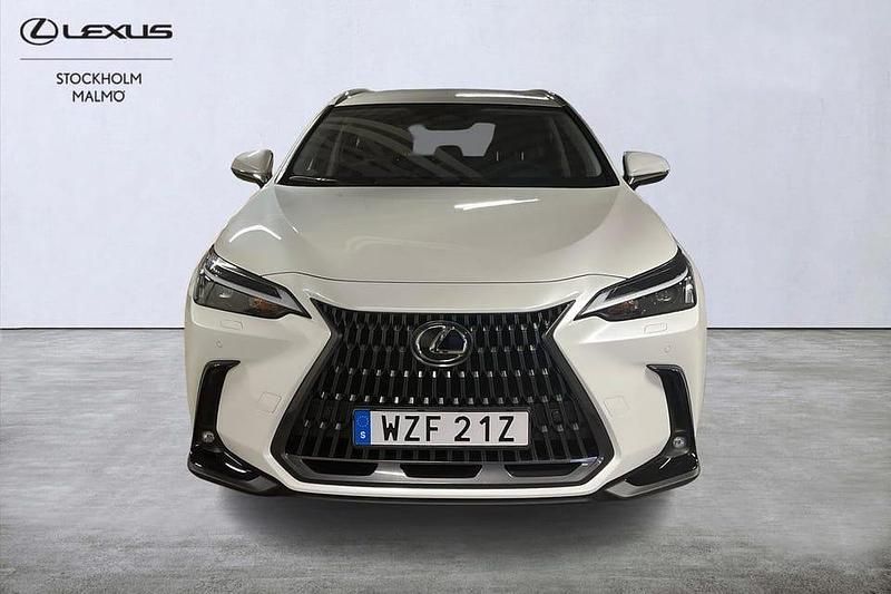 Begagnad Lexus NX450h+ Business Edition 313 HK (230 kW) 2025 Vit SUV