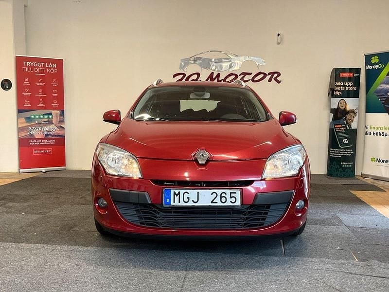 Röd Begagnad 2011 Renault Mégane GrandTour Kombi | 79 900 kr (Lite dyr) - Bild 1/4