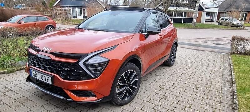 Begagnad Kia Sportage GT-Line 265 HK (194 kW) 2023 Svart tack SUV