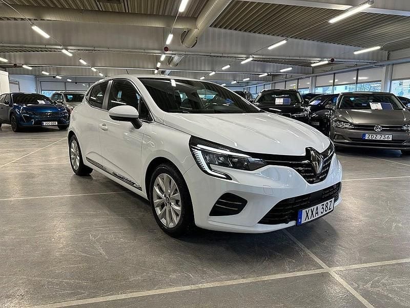 Begagnad Renault Clio V Intens 140 HK (102 kW) 2022 Vit Halvkombi