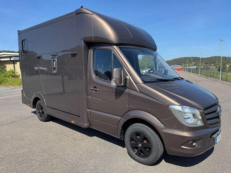 Mörkbrun (brunmetallic) Begagnad 2014 Mercedes 316 Van | 469 000 kr - Bild 1/4