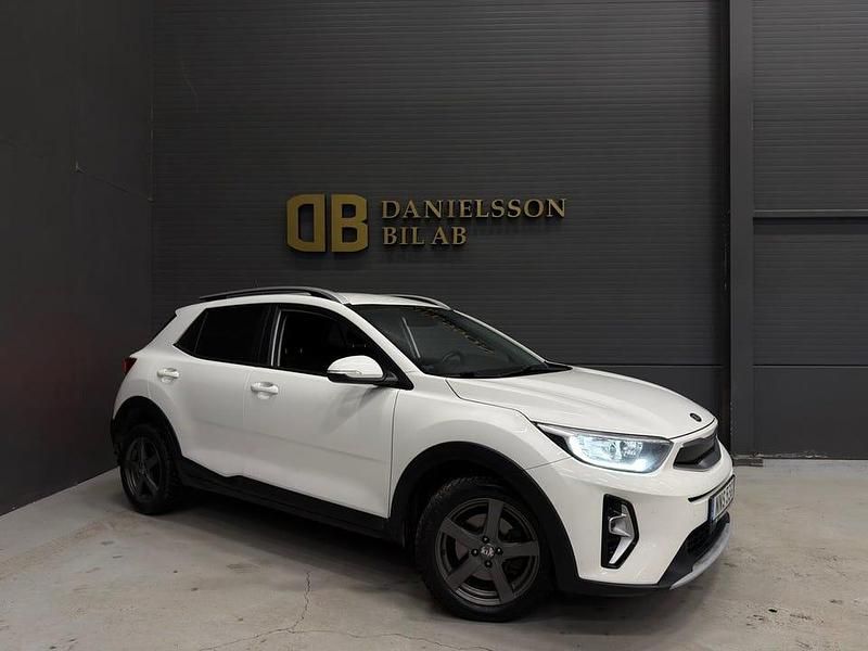 Begagnad Kia Stonic Advance 120 HK (88 kW) 2021 Vit SUV