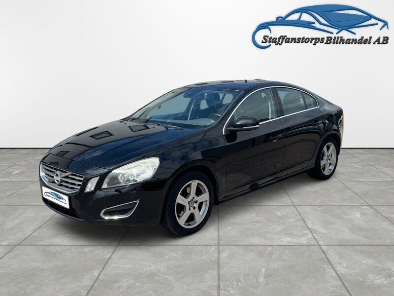 Svart Begagnad 2012 Volvo S60 Momentum Sedan | 94 500 kr (Marknadspris) - Bild 1/4