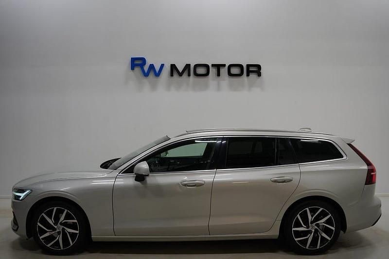 Begagnad Volvo V60 Momentum 190 HK (139 kW) 2018 Vit Kombi