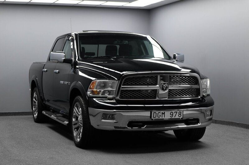 Svart Begagnad 2012 Dodge Ram Pickup | 199 800 kr (Bra pris) - Bild 1/4