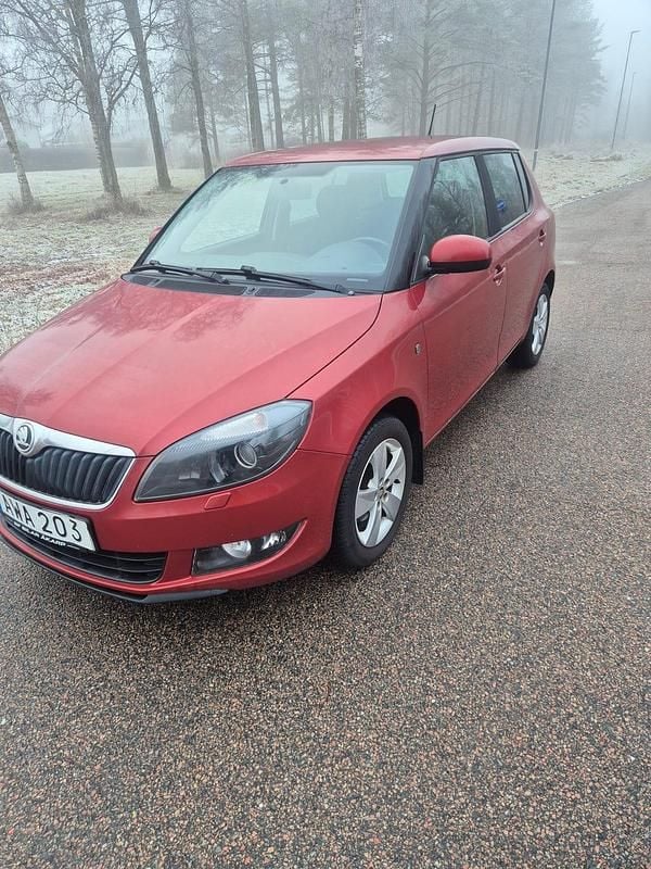 Begagnad 2015 Skoda Fabia Halvkombi | 48 500 kr (Superpris) - Bild 1/4