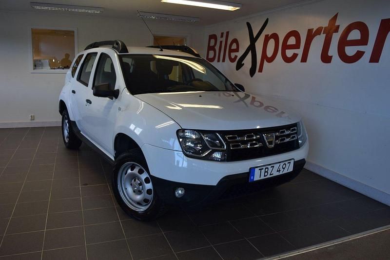 Vit Begagnad 2017 Dacia Duster SUV | 74 900 kr (Marknadspris) - Bild 1/4