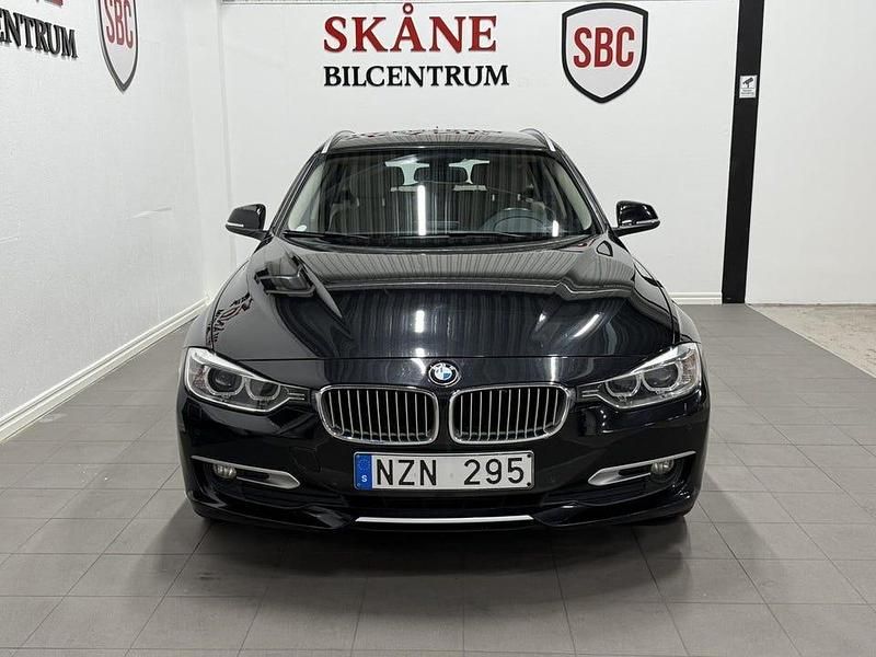 Begagnad BMW 320 184 HK (135 kW) 2013 Svart Kombi