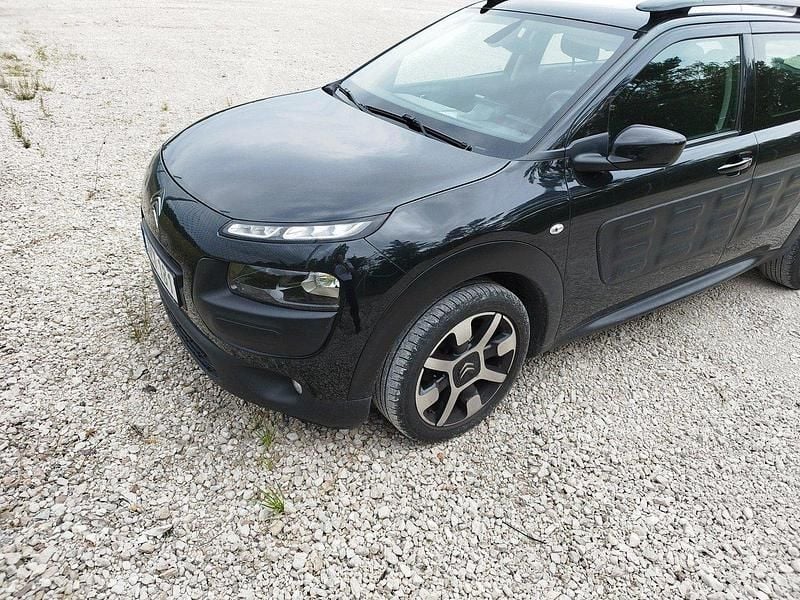 Svart Begagnad 2015 Citroën C4 Cactus Halvkombi | 82 000 kr (Marknadspris) - Bild 1/4
