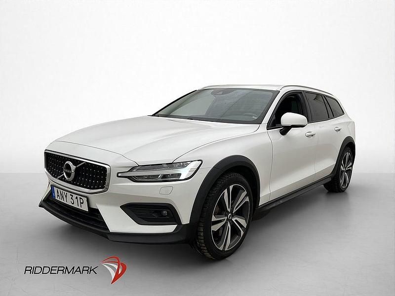 Begagnad Volvo V60 CC 190 HK (139 kW) 2019 Vit Kombi