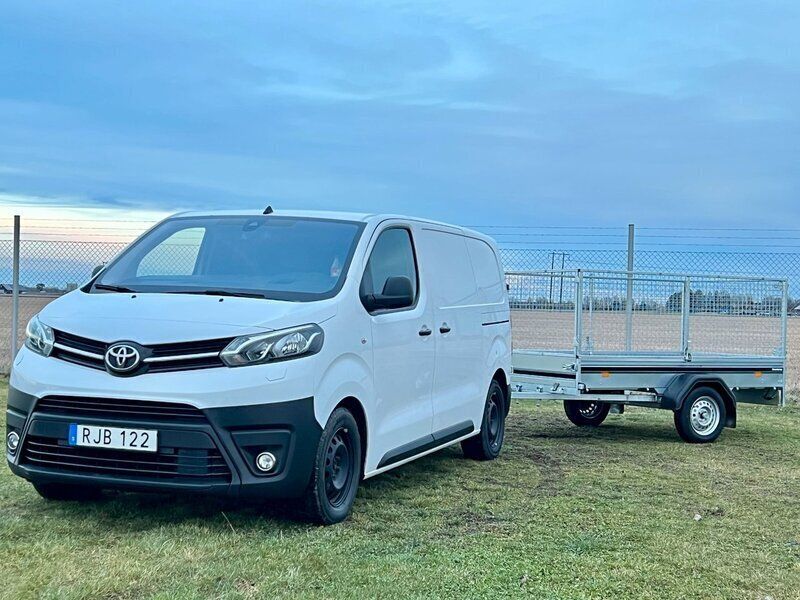 Vit Begagnad 2018 Toyota Proace Van | 129 900 kr (Lite dyr) - Bild 1/4
