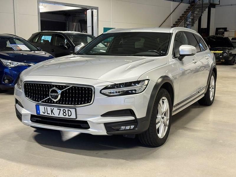Silver Begagnad 2019 Volvo V90 CC Kombi | 299 900 kr (Lite dyr) - Bild 1/4