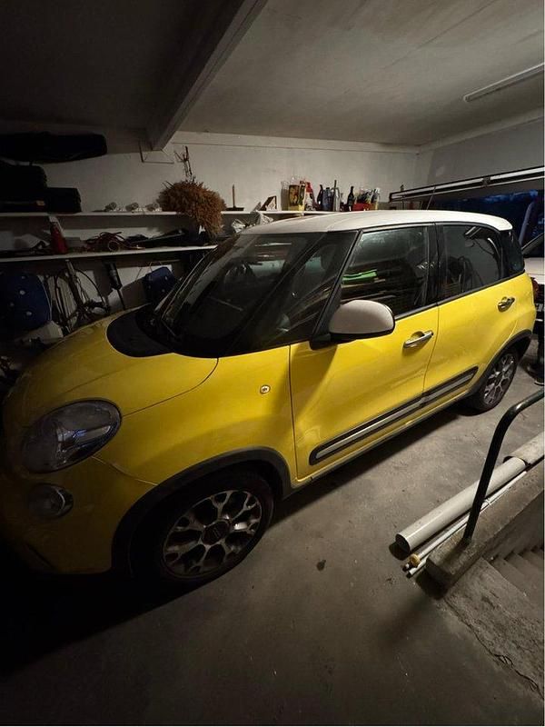 Gul Begagnad 2014 Fiat 500L Minibuss | 72 000 kr (Bra pris) - Bild 1/3