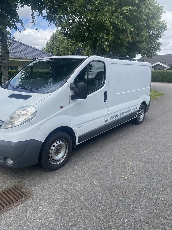 Vit Begagnad 2011 Opel Vivaro Van | 55 000 kr (Marknadspris) - Bild 1/3