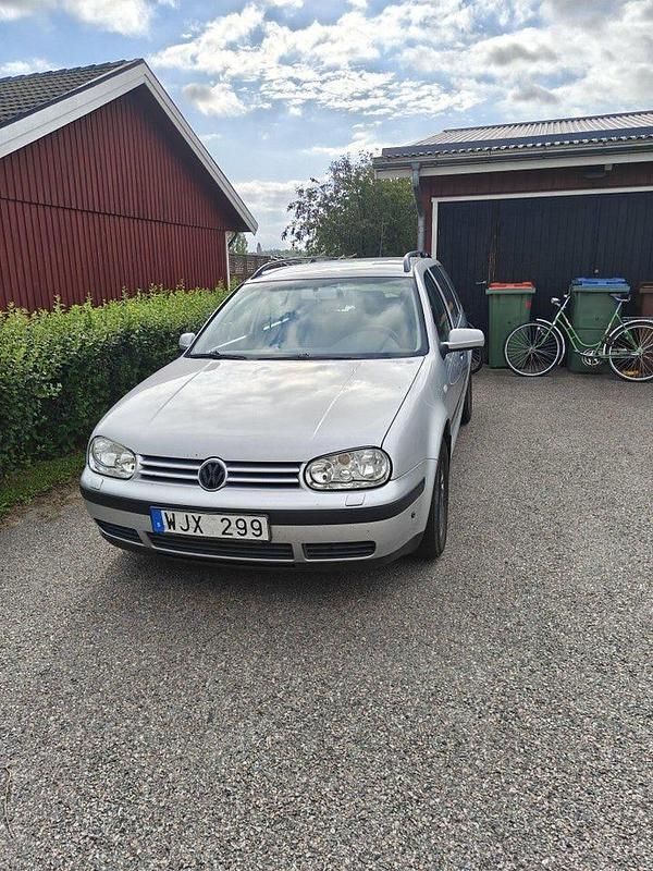 Begagnad 2005 VW Golf IV Basis Kombi | 8 000 kr (Superpris) - Bild 1/4