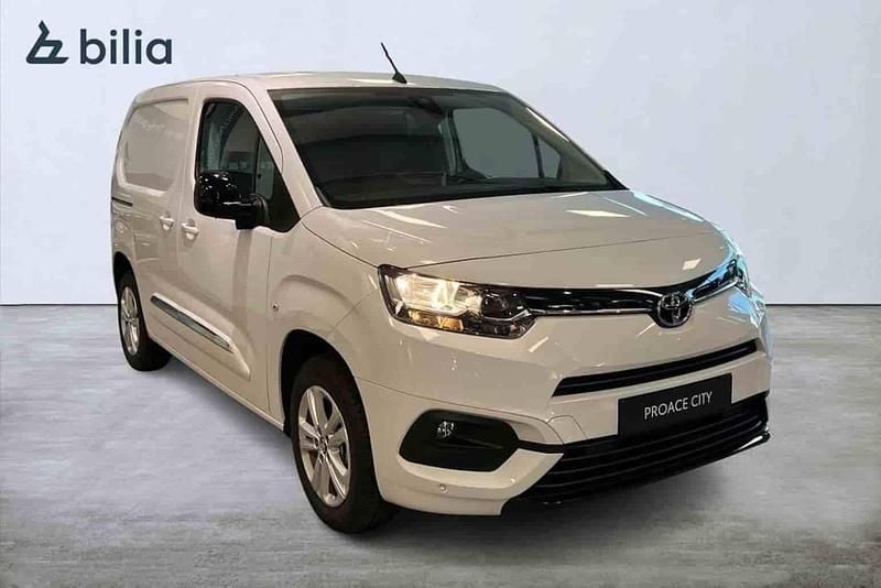 Vit Ny 2024 Toyota Proace City Van | 319 900 kr (Marknadspris) - Bild 1/1