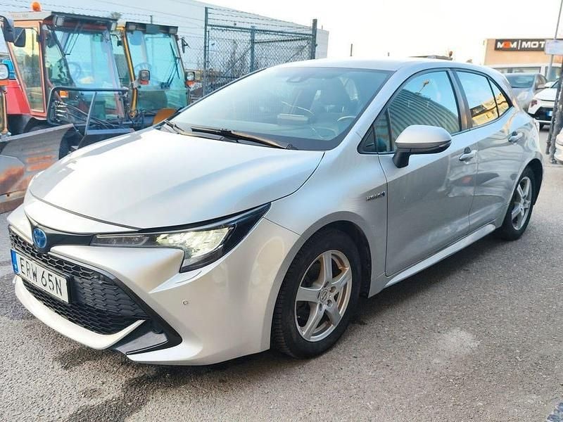 Silver Begagnad 2019 Toyota Corolla Halvkombi | 159 000 kr (Marknadspris) - Bild 1/4
