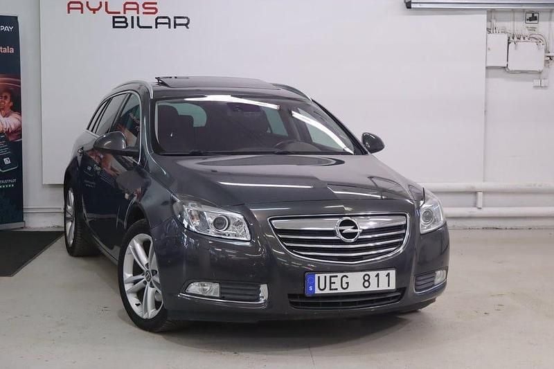 Grå Begagnad 2013 Opel Insignia Cosmo Kombi | 69 900 kr (Marknadspris) - Bild 1/4