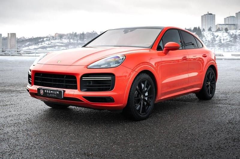 Begagnad Porsche Cayenne Turbo 549 HK (403 kW) 2020 Orange SUV