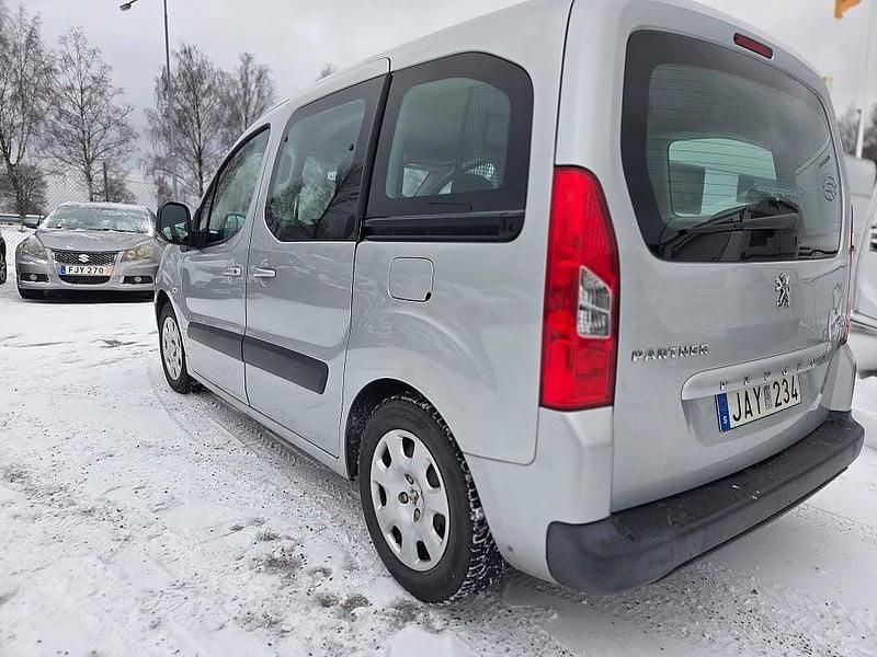 Begagnad Peugeot Partner Tepee 109 HK (80 kW) 2008 Grå Minibuss