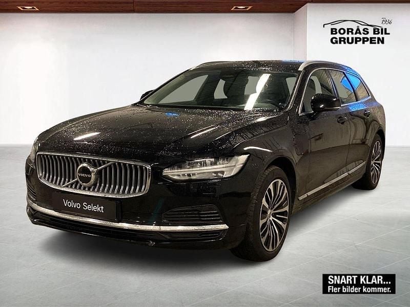 Svart Begagnad 2023 Volvo V90 Core Kombi | 359 000 kr (Marknadspris) - Bild 1/3