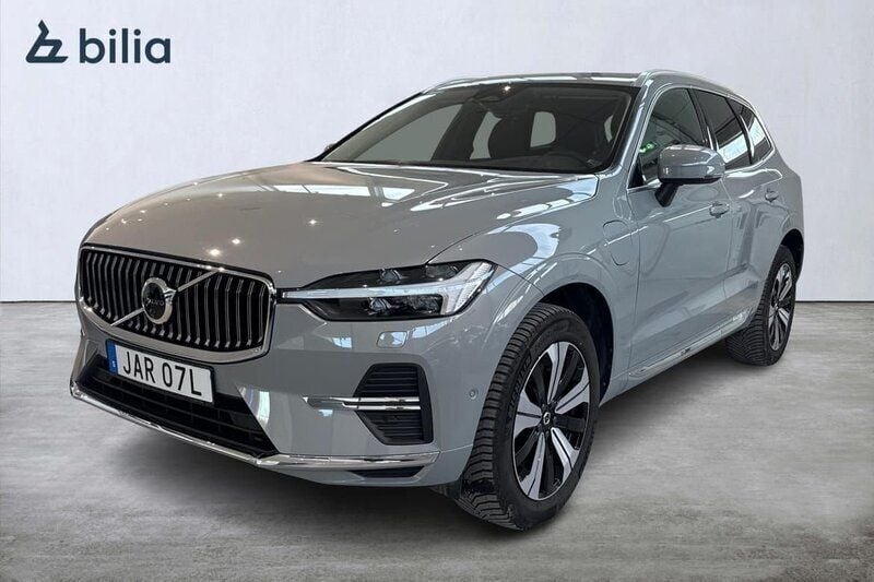 Grå Begagnad 2023 Volvo XC60 Plus SUV | 539 000 kr (Lite dyr) - Bild 1/3