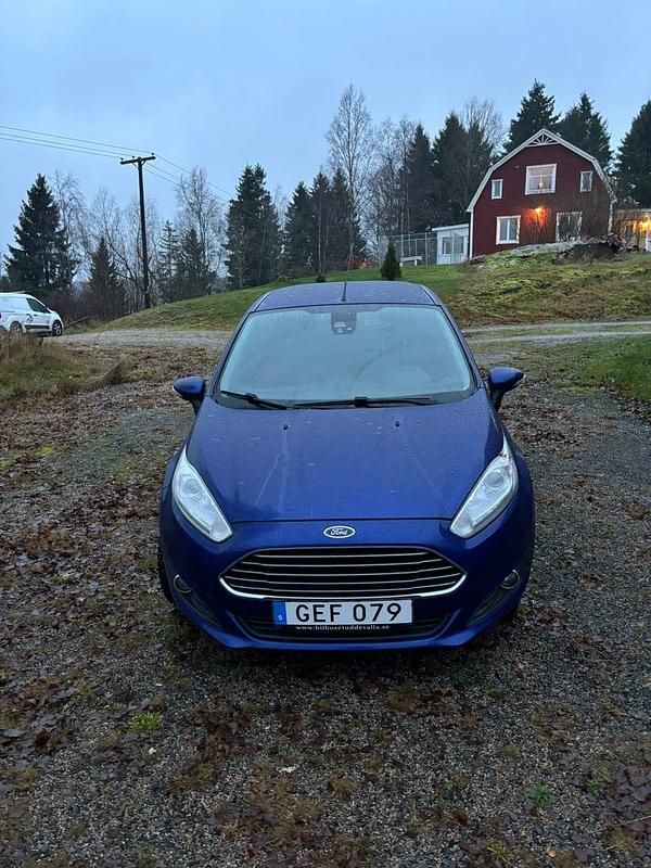 Begagnad 2014 Ford Fiesta Halvkombi | 50 000 kr (Marknadspris) - Bild 1/4