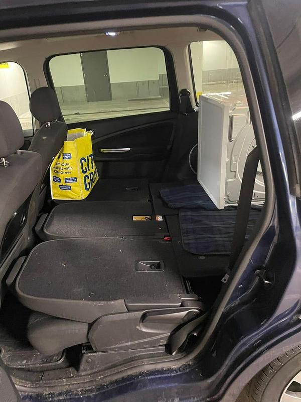 Begagnad Ford Galaxy 140 HK (102 kW) 2012 Minibuss