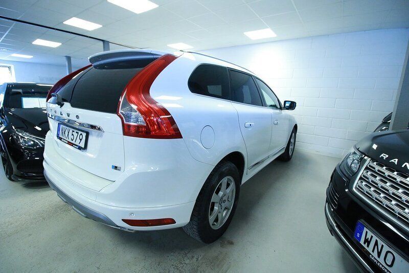 Begagnad Volvo XC60 Summum 181 HK (133 kW) 2014 Vit SUV