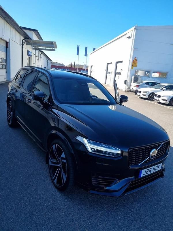 Onyx svart metallic 717 Begagnad 2024 Volvo XC90 Ultimate SUV | 749 000 kr - Bild 1/4