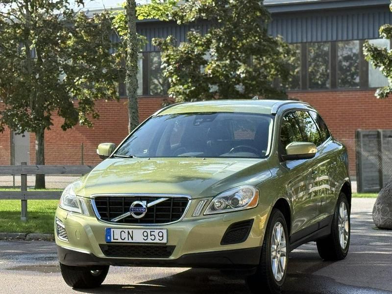 Röd Begagnad 2011 Volvo XC60 Summum SUV | 99 500 kr - Bild 1/4